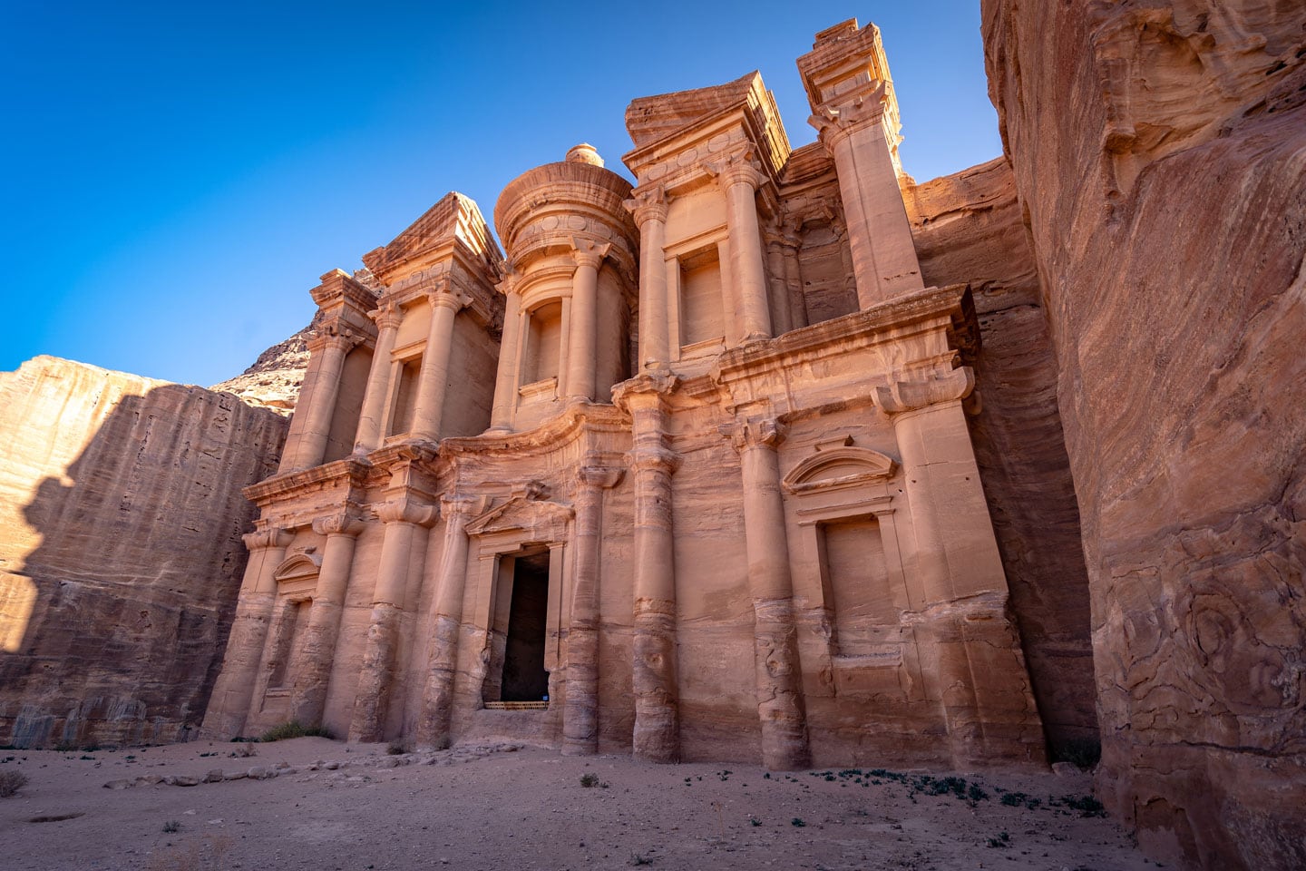 Petra, Ürdün: Arkeolojik Bir Harikalar Diyarı.